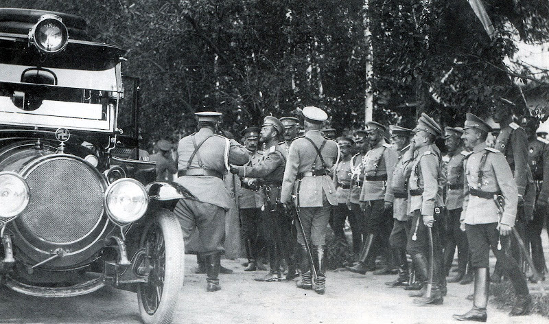 Автомобиль Императора Николая II с эмблемой в виде свастики Автомобиль Императора Николая II с эмблемой в виде свастики